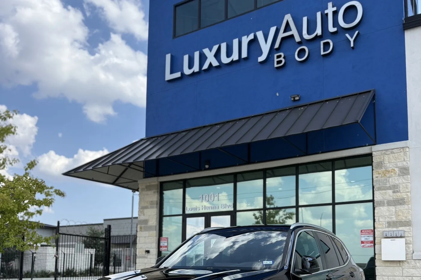 The Luxury Auto Body Round Rock shop